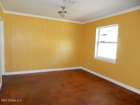 Living - 310 Gates Ave, Long Beach, MS 39560 photo 4 of 4