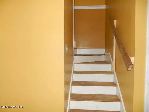 Entry Way - 310 Gates Ave, Long Beach, MS 39560 photo 1 of 3