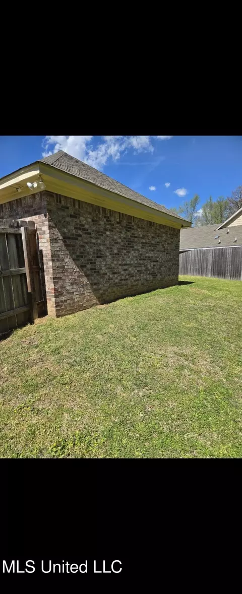 Exterior - 218 Terry Brook Dr, Terry, MS 39170 photo 3 of 6
