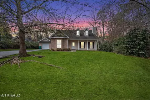 202 Grandview Ln, Carriere, MS 39426