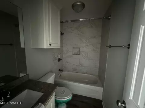 Bath - 321 Busick Well Rd, Brandon, MS 39042 photo 1 of 1