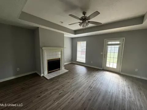 Living - 321 Busick Well Rd, Brandon, MS 39042 photo 2 of 2