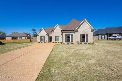 1815 Millers Cv, Nesbit, MS 38651 photo 1
