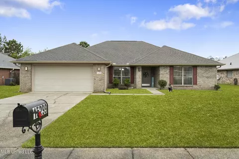 15299 Winsor Pl, Biloxi, MS 39532