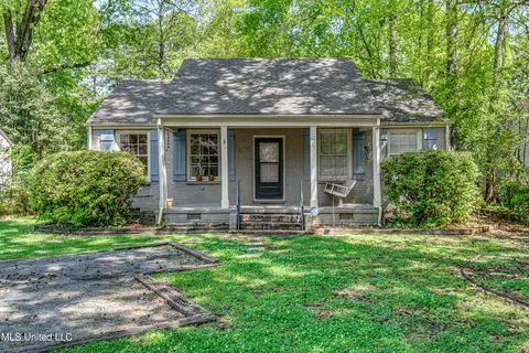 1060 St Ann St, Jackson, MS 39202
