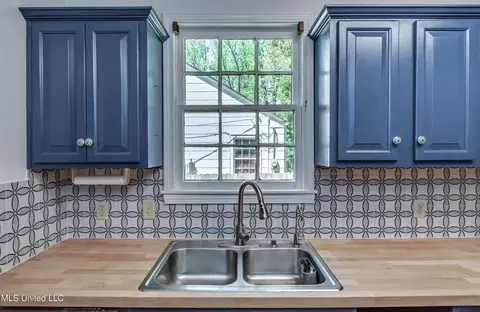 Kitchen - 1060 St Ann St, Jackson, MS 39202 photo 2 of 2