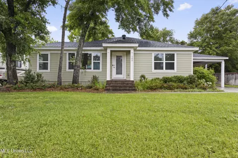 102 S Island View Ave, Long Beach, MS 39560