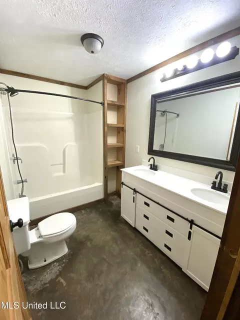 Bath - 96 R C Rd, Conehatta, MS 39057 photo 1 of 1