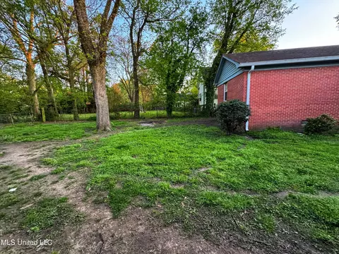 Exterior - 111 S Cassidy St, Sumner, MS 38957 photo 3 of 4