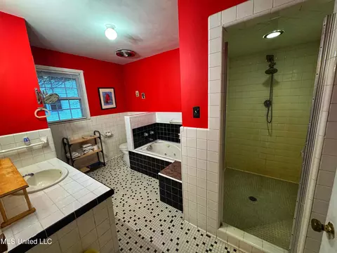 Bath - 111 S Cassidy St, Sumner, MS 38957 photo 1 of 2