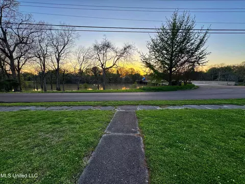 View/Area - 111 S Cassidy St, Sumner, MS 38957 photo 2 of 4