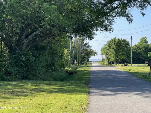 5110 Bordage St, Bay Saint Louis, MS 39520