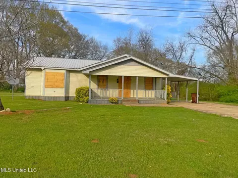 325 Reeves Ave, Walnut Grove, MS 39189