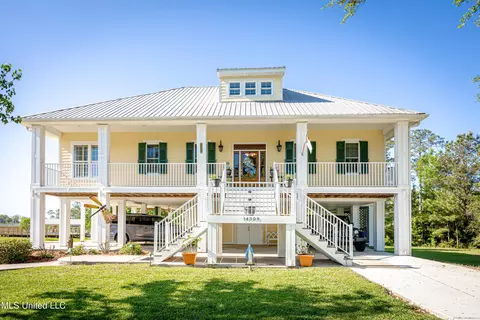 14509 Saint Vincent Dr, Biloxi, MS 39532