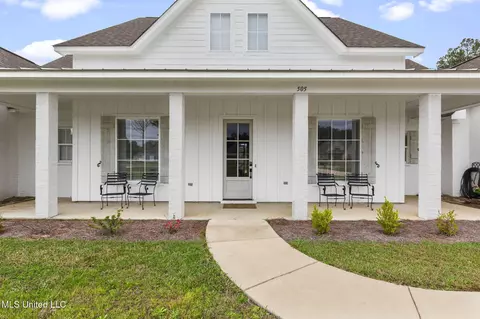 Exterior - 505 Castaway Cir, Brandon, MS 39047 photo 8 of 18