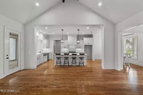 Entry Way - 505 Castaway Cir, Brandon, MS 39047 photo 3 of 11