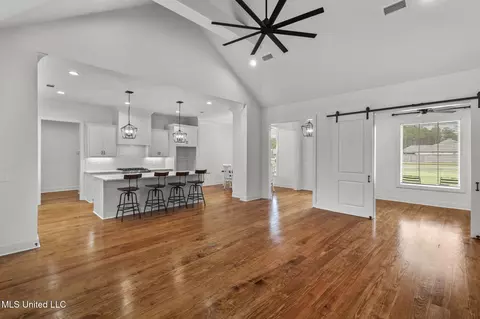 Entry Way - 505 Castaway Cir, Brandon, MS 39047 photo 4 of 11