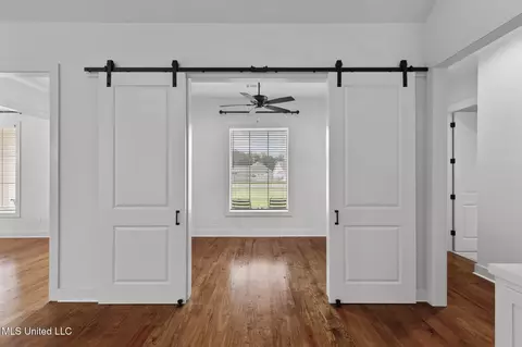 Entry Way - 505 Castaway Cir, Brandon, MS 39047 photo 2 of 11