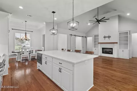 Entry Way - 505 Castaway Cir, Brandon, MS 39047 photo 6 of 11