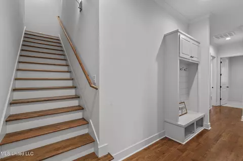 Entry Way - 505 Castaway Cir, Brandon, MS 39047 photo 10 of 11