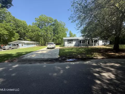 6712 Frank Griffin Rd, Moss Point, MS 39563