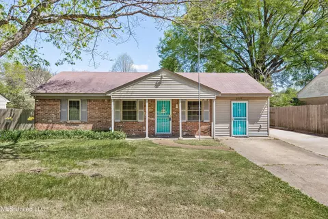 6720 Embassy Cir, Horn Lake, MS 38637