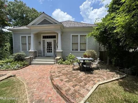 304 Lambert St, Natchez, MS 39120