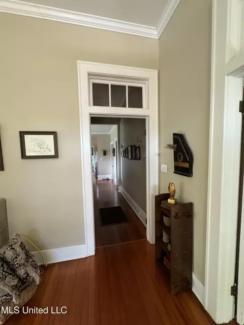 Entry Way - 304 Lambert St, Natchez, MS 39120 photo 1 of 2