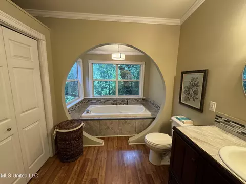 Bath - 304 Lambert St, Natchez, MS 39120 photo 3 of 5