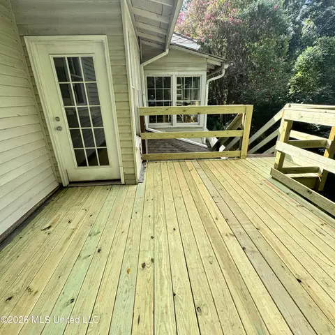 Exterior - 304 Lambert St, Natchez, MS 39120 photo 6 of 9