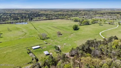 722 Laws Hill Rd, Holly Springs, MS 38635