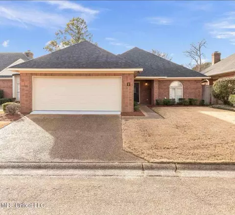 2 Autumn Cv, Jackson, MS 39206
