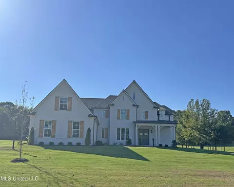 160 Cedar Crest Cv, Byhalia, MS 38611