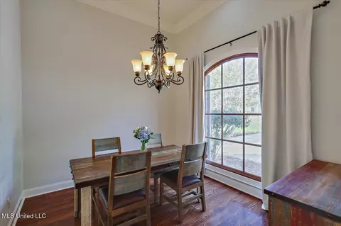 Dining - 101 Vinings Dr, Madison, MS 39110 photo 1 of 2