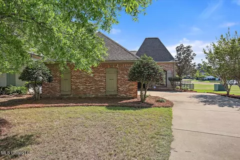 Exterior - 101 Vinings Dr, Madison, MS 39110 photo 3 of 14