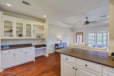 Kitchen - 101 Vinings Dr, Madison, MS 39110 photo 4 of 4