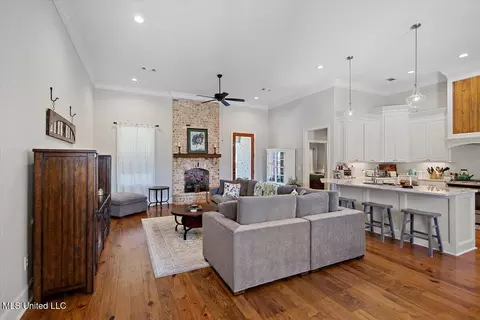 Living - 1110 Keeling Way, Brandon, MS 39047 photo 1 of 3
