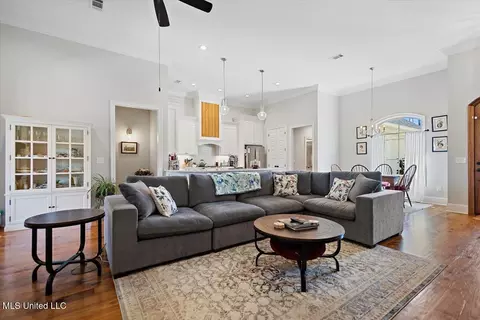 Living - 1110 Keeling Way, Brandon, MS 39047 photo 3 of 3