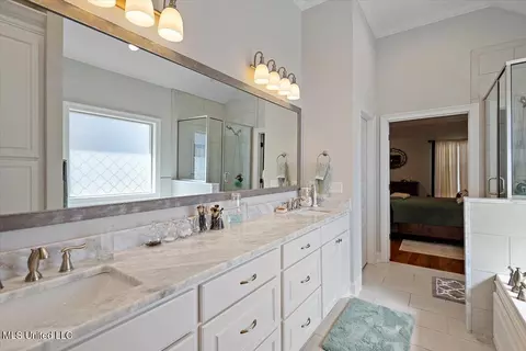 Bath - 1110 Keeling Way, Brandon, MS 39047 photo 1 of 4