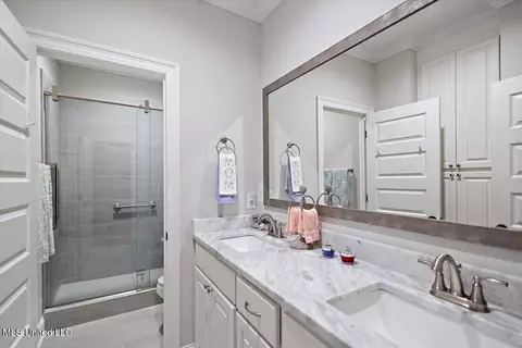Bath - 1110 Keeling Way, Brandon, MS 39047 photo 4 of 4