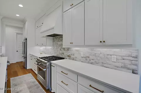 Kitchen - 104 Eastwick Dr, Madison, MS 39110 photo 5 of 7