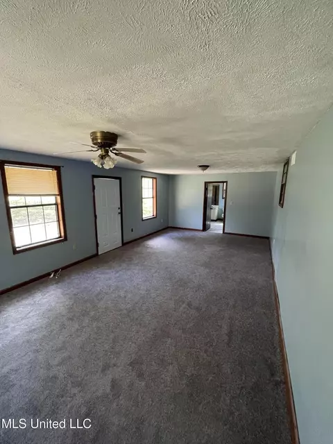 Living - 5020 Barrier Pl, Jackson, MS 39204 photo 3 of 3