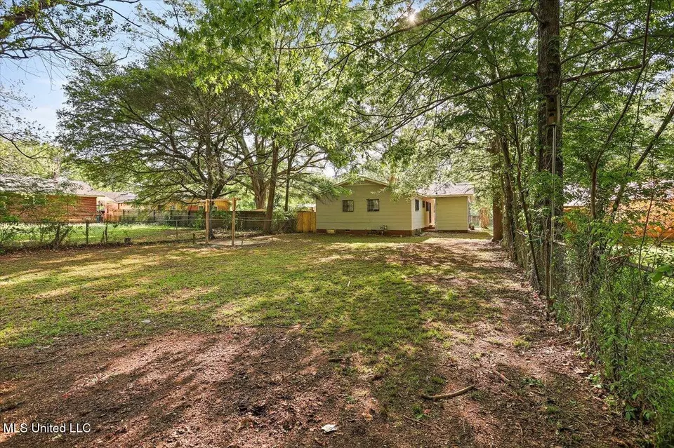 Exterior - 312 Miller St, Canton, MS 39046 photo 3 of 4
