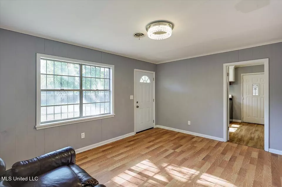 Living - 312 Miller St, Canton, MS 39046 photo 1 of 1