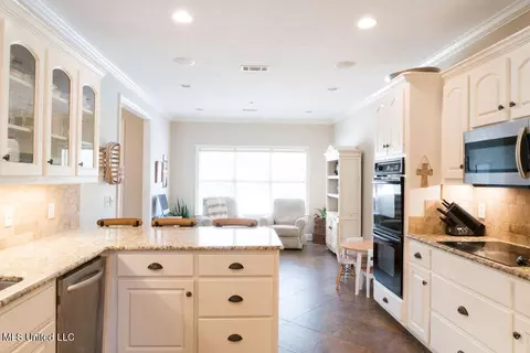 Kitchen - 1192 Windrose Cir, Madison, MS 39110 photo 1 of 12