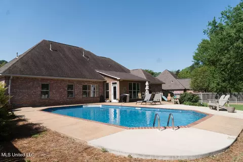 Exterior - 1192 Windrose Cir, Madison, MS 39110 photo 9 of 13