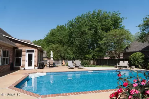 Exterior - 1192 Windrose Cir, Madison, MS 39110 photo 8 of 13