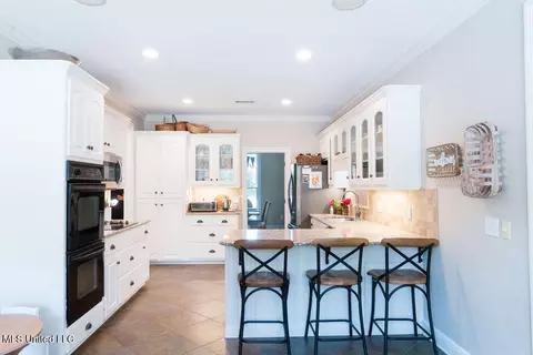 Kitchen - 1192 Windrose Cir, Madison, MS 39110 photo 8 of 12