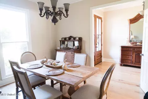 Dining - 1192 Windrose Cir, Madison, MS 39110 photo 3 of 3