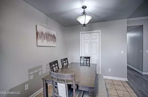 Dining - 608 Shadowridge Dr, Brandon, MS 39047 photo 2 of 2
